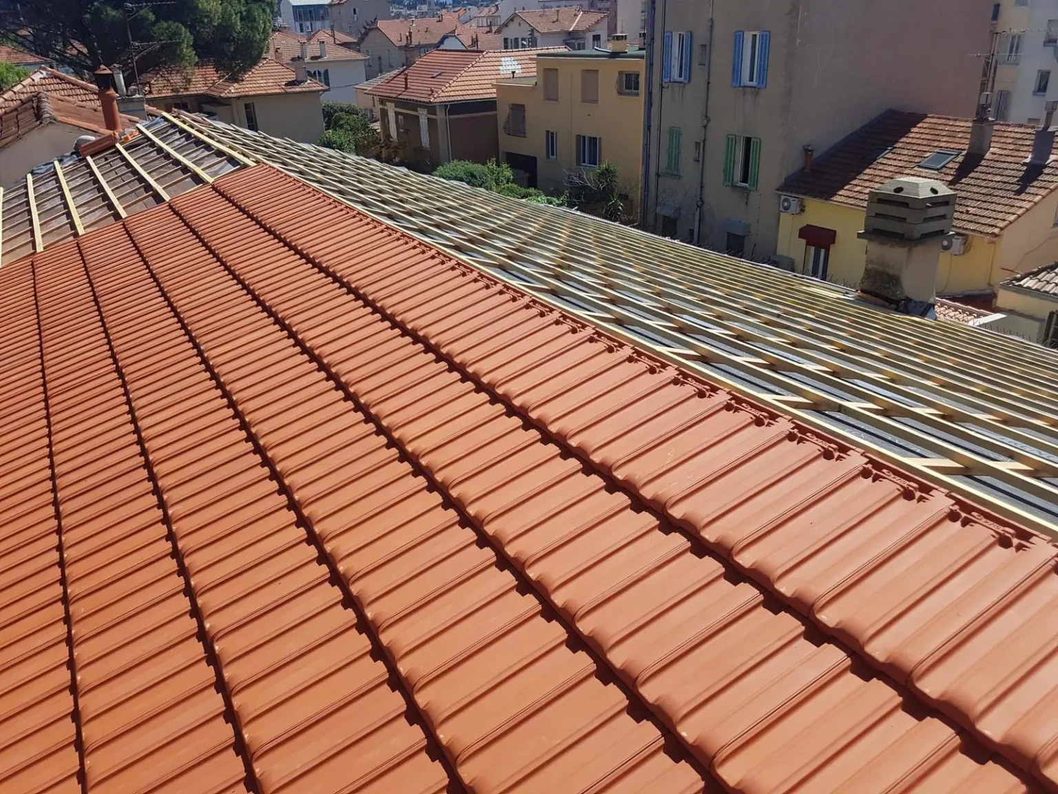rénovation toiture à marseille réalisée par un artisan couvreur expérimenté avec finitions soignées