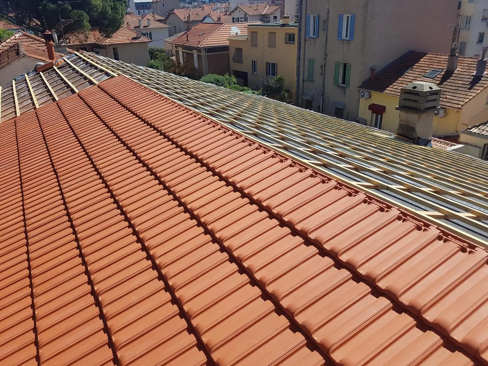 rénovation toiture à marseille réalisée par un artisan couvreur expérimenté avec finitions soignées