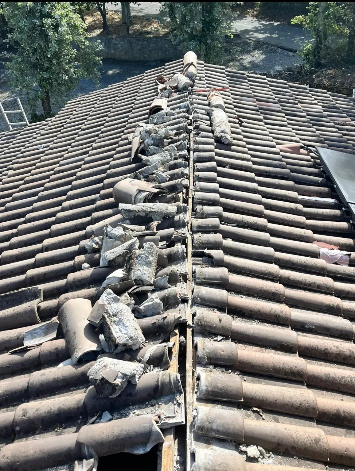 urgence toiture à marseille avec réparation immédiate d’une fuite pour stopper les infiltrations d’eau